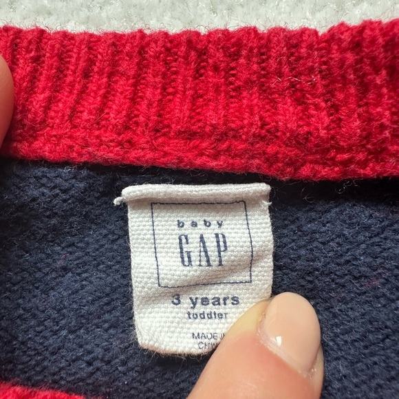 GAP Toddler Boys Firetruck sweater- 3 years toddler- great condition - Picture 4 of 5